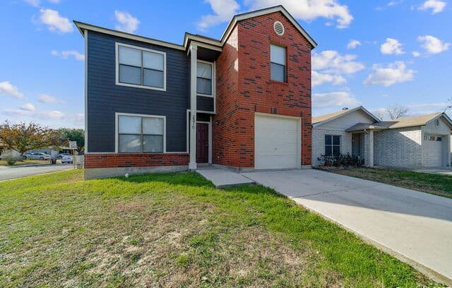 rental at 2010  Muddy Peak Dr in San Antonio, TX — photo 4