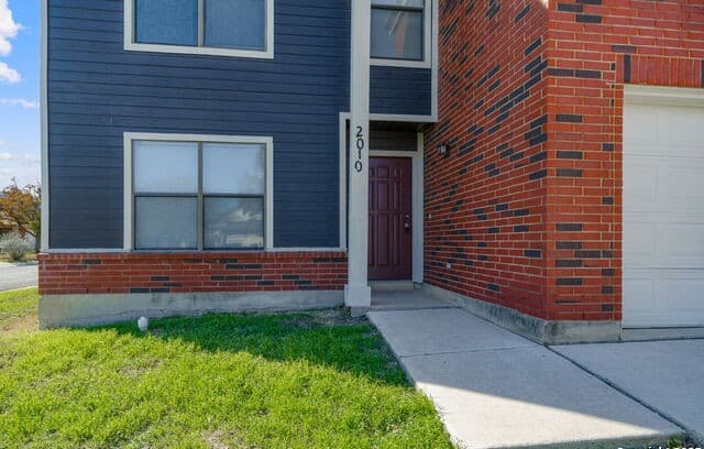 rental at 2010  Muddy Peak Dr in San Antonio, TX — photo 5