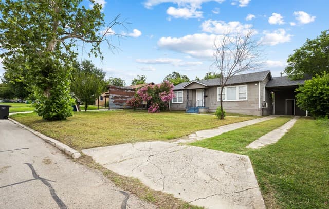 rental at 418  Mcdougal Ave in San Antonio, TX — photo 2