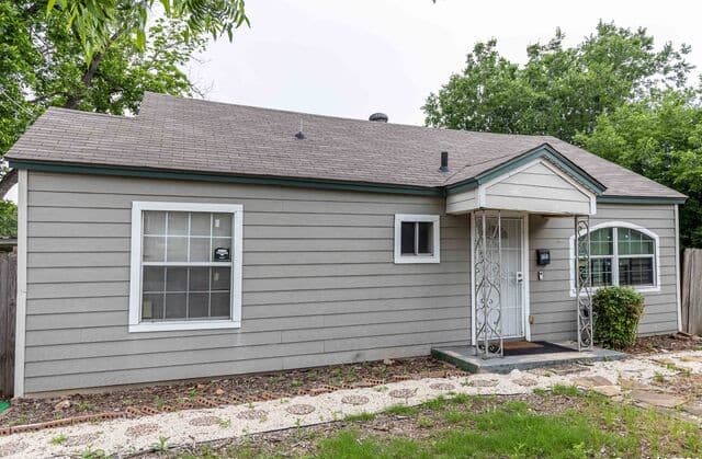 rental at 120  Nelson Ave in San Antonio, TX — photo 2