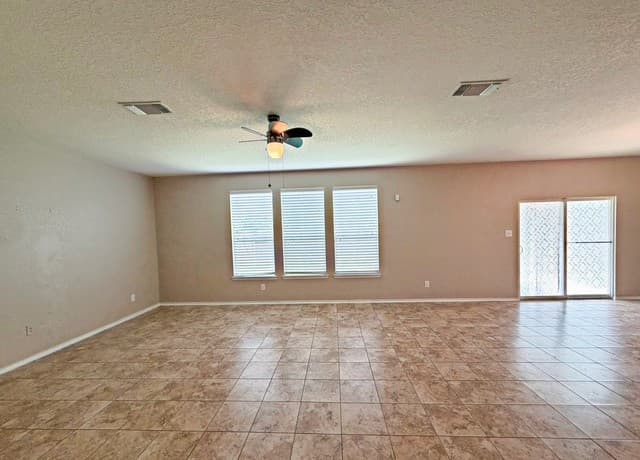 rental at 7703  Sundew Mist in San Antonio, TX — photo 4
