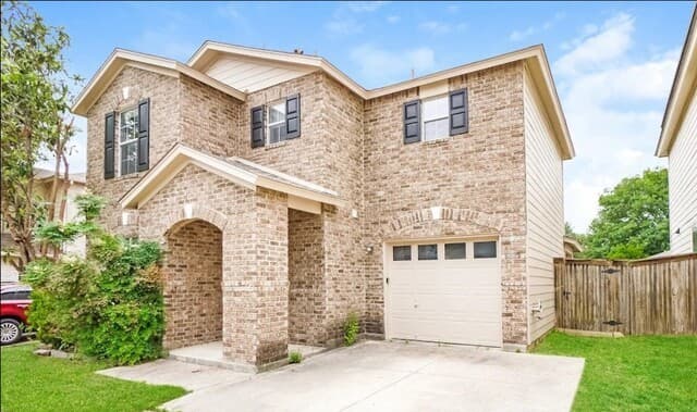 rental at 8015  Thicket Pass in San Antonio, TX — photo 2