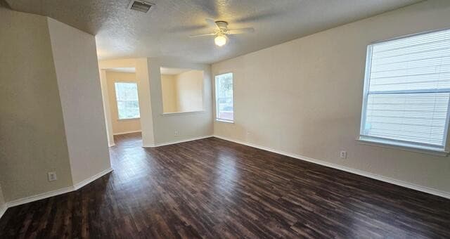 rental at 8015  Thicket Pass in San Antonio, TX — photo 4