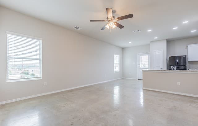 rental at 7239  Converse Ridge Unit 501 in San Antonio, TX — photo 4
