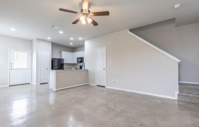 rental at 7239  Converse Ridge Unit 501 in San Antonio, TX — photo 5