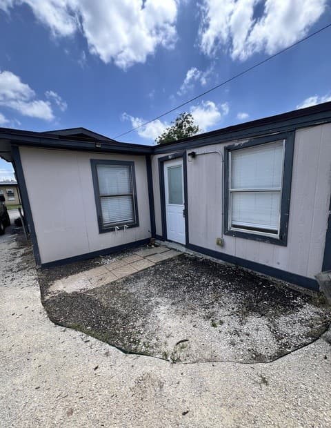 rental at 319  Harding Pl Unit 2 in San Antonio, TX — photo 2
