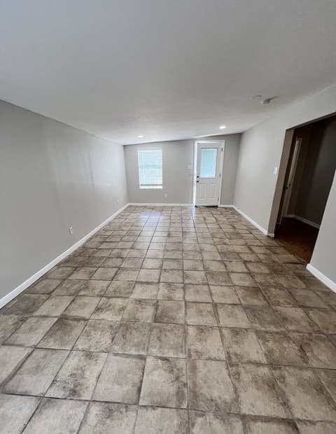 rental at 319  Harding Pl Unit 2 in San Antonio, TX — photo 3