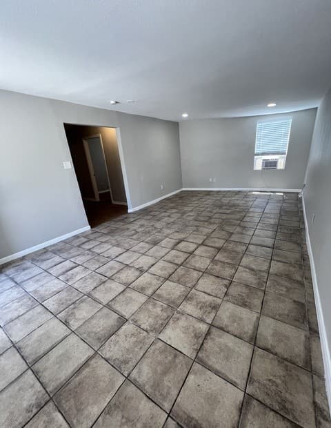 rental at 319  Harding Pl Unit 2 in San Antonio, TX — photo 4