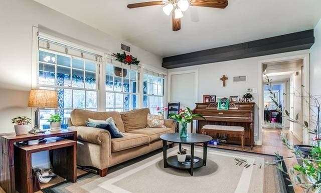 rental at 511  Exeter Rd in San Antonio, TX — photo 2