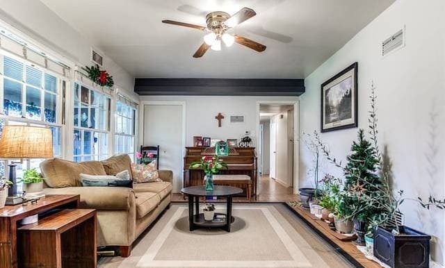 rental at 511  Exeter Rd in San Antonio, TX — photo 3