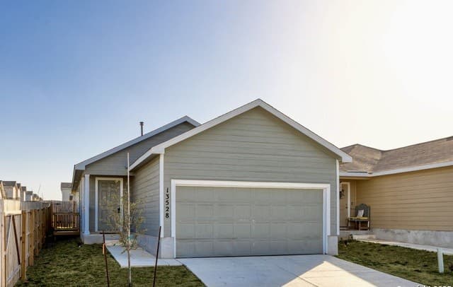 rental at 13528  Barton Cv in San Antonio, TX — photo 1