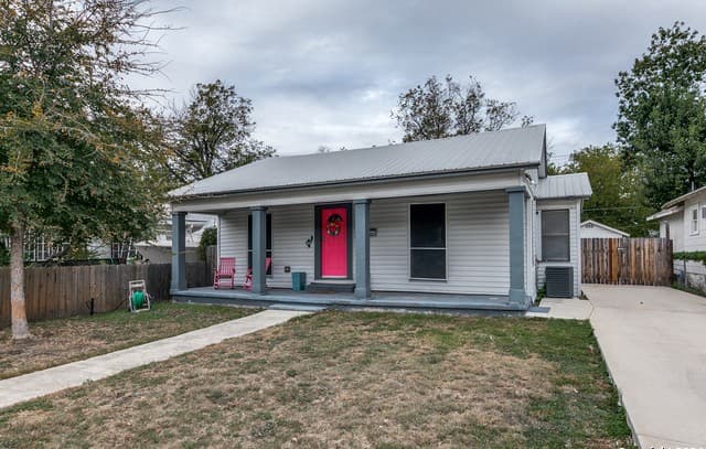 rental at 721  Elmwood Dr in San Antonio, TX — photo 2