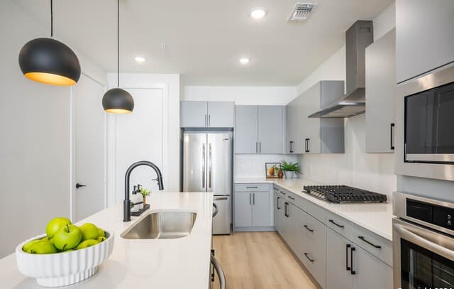 rental at 719 E Locust St Unit 2104 in San Antonio, TX — photo 3