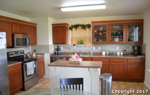 rental at 9310  Dublin Grn in San Antonio, TX — photo 3