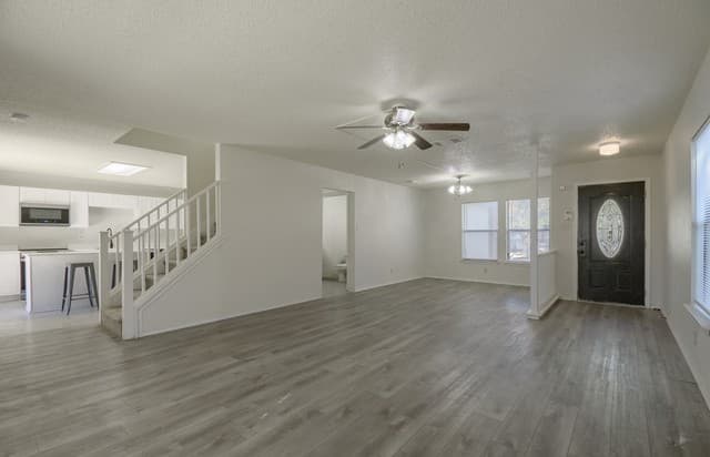 rental at 8166  Cheryl Meadow Dr in Converse, TX — photo 5
