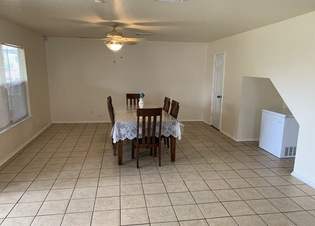 rental at 5006  Coral Flounder in San Antonio, TX — photo 5