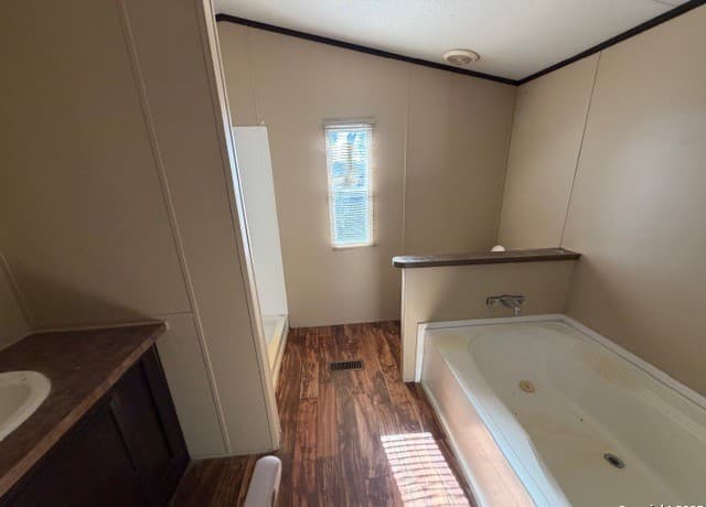 rental at 35 N Creek Loop in Comfort, TX — photo 2