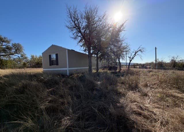 rental at 35 N Creek Loop in Comfort, TX — photo 3