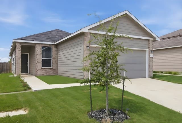 rental at 4731  Plaza Ctr in San Antonio, TX — photo 1