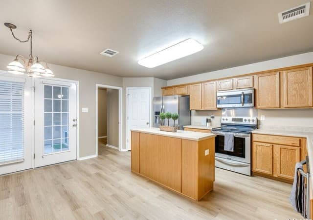 rental at 10915  Toscana Isle in San Antonio, TX — photo 2