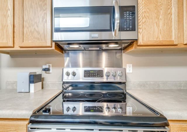 rental at 10915  Toscana Isle in San Antonio, TX — photo 4
