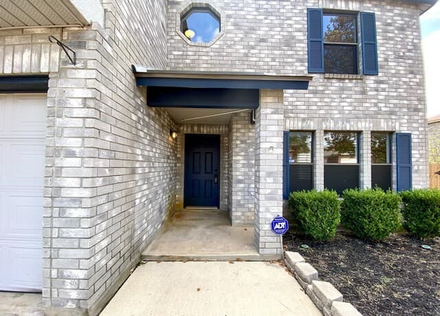 rental at 2510  Village Pkwy in San Antonio, TX — photo 2