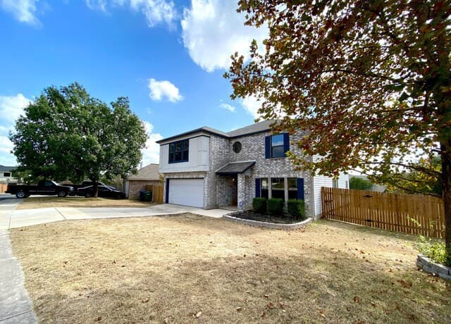 rental at 2510  Village Pkwy in San Antonio, TX — photo 4