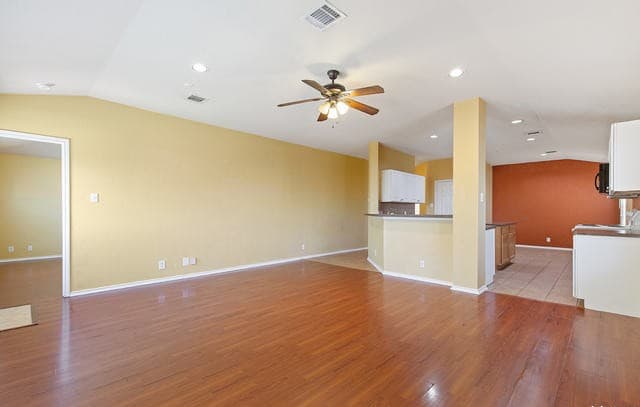 rental at 9179  Everton in San Antonio, TX — photo 4