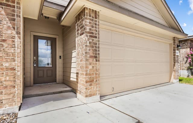 rental at 13115  Maestro Spark in San Antonio, TX — photo 2