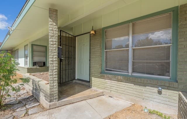 rental at 131  Brettonwood Dr in San Antonio, TX — photo 2