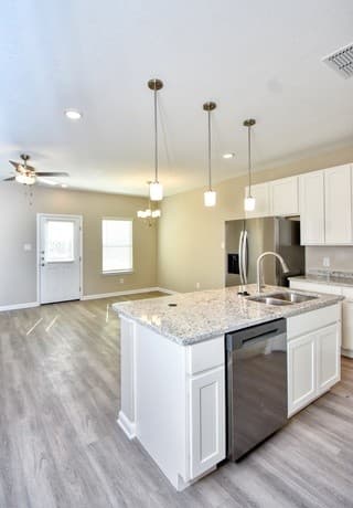 rental at 6219  Oakland Rdg Unit 101 in San Antonio, TX — photo 4