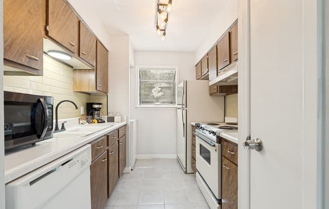 rental at 3843  Barrington Unit 174T in San Antonio, TX — photo 5