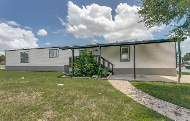rental at 7151  Woodlake Pkwy Unit 271 in San Antonio, TX — photo 2