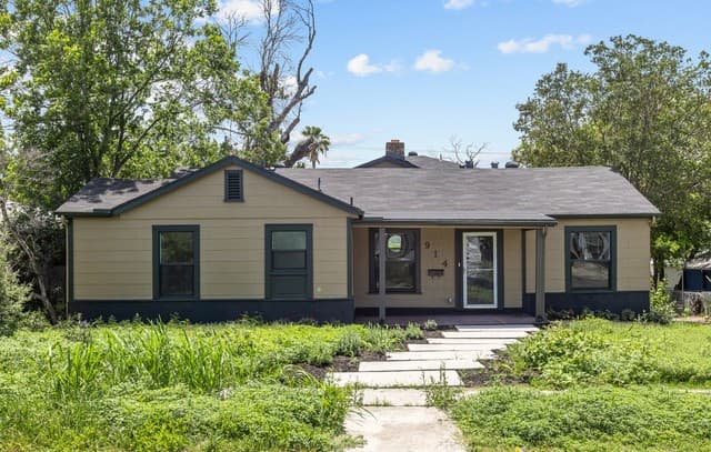 rental at 914  Halliday Ave in San Antonio, TX — photo 1