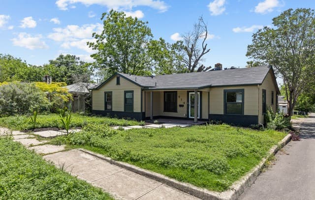 rental at 914  Halliday Ave in San Antonio, TX — photo 2