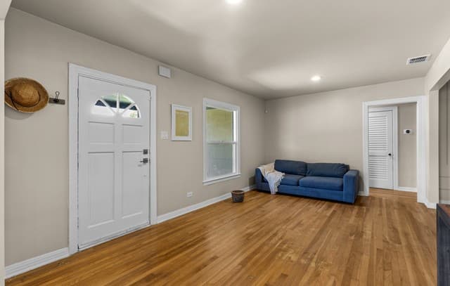 rental at 914  Halliday Ave in San Antonio, TX — photo 5