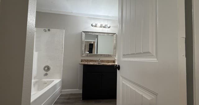 rental at 325 E French in San Antonio, TX — photo 4