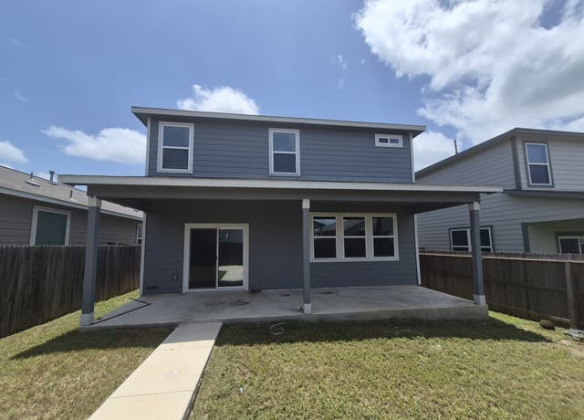 rental at 13023  Kathleen St. in St.Hedwig, TX — photo 2