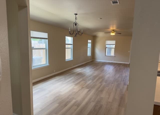 rental at 927  Rustling Cv in San Antonio, TX — photo 4