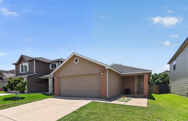 rental at 119  Quince Flower in San Antonio, TX — photo 3