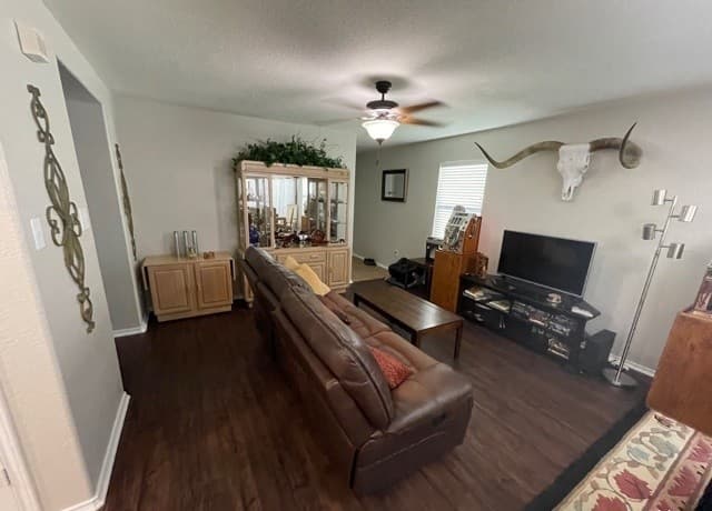 rental at 10210  Dixon Wood in San Antonio, TX — photo 5
