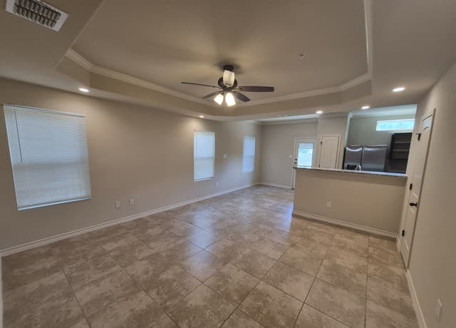 rental at 6306  Luglio Lane Unit 104 in San Antonio, TX — photo 3