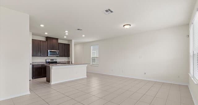 rental at 6555  Runaway Row in Converse, TX — photo 2