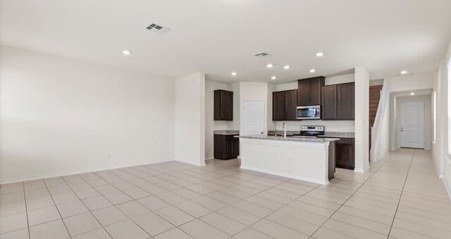 rental at 6555  Runaway Row in Converse, TX — photo 3
