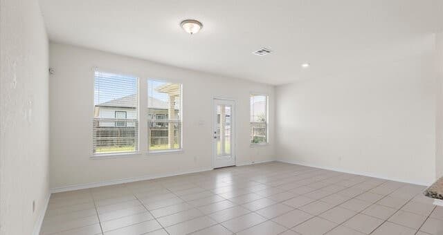 rental at 6555  Runaway Row in Converse, TX — photo 5