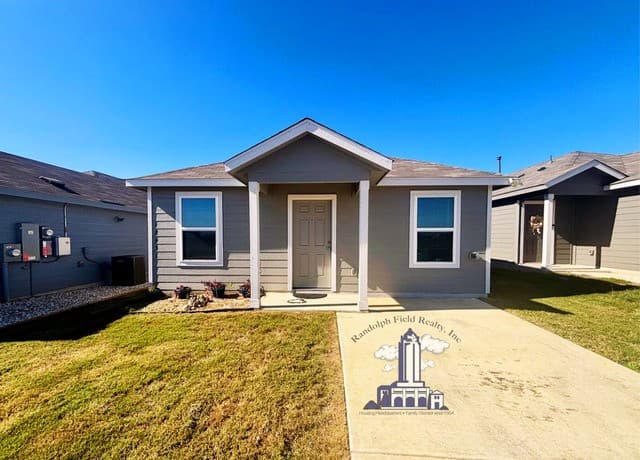 rental at 12931  Kathleen in St Hedwig, TX — photo 1
