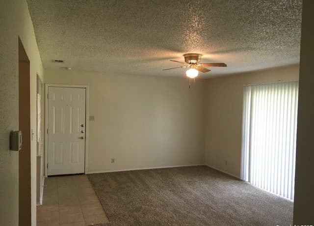 rental at 501  Marilyn Dr in Schertz, TX — photo 4