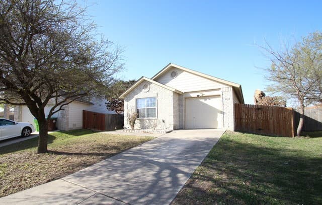 rental at 8115  Sonora Cavern in San Antonio, TX — photo 3