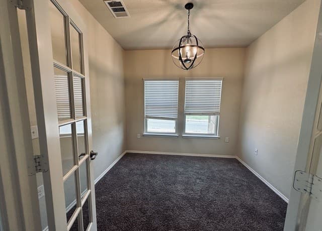 rental at 7102  Hibiscus Fls in San Antonio, TX — photo 3