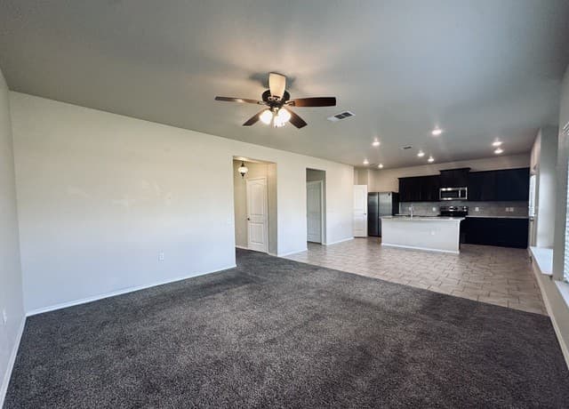 rental at 7102  Hibiscus Fls in San Antonio, TX — photo 4